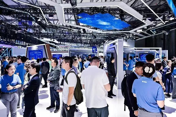 2024上海世界移AC米兰(milan)大会举行 AC米兰(milan)科技携手中国移动聚焦5G科技创新